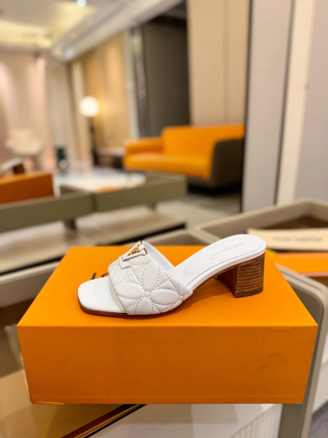 COCO-- 8V 1ADCVY goatskin Heel height：5.5CM item:E-X158D4134